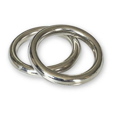 Juego de 2 anillos unisex apilables de acrílico plateado metálico pulido talla 8,5 Foto 1 de 4