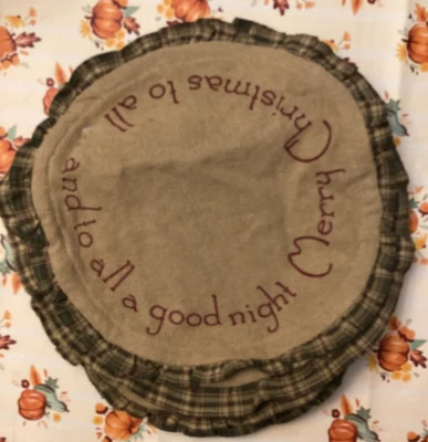 "Mantel individual redondo de 14"" Nancy's Nook de Victorian Heart Feliz Navidad a todos" Foto 1 de 3