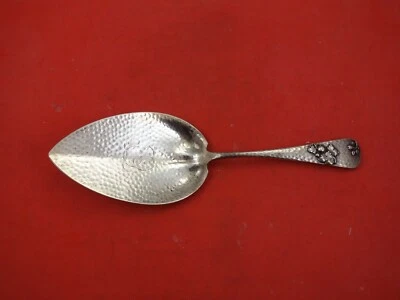 Servidor de pastel de plata esterlina Applied Metals by Gorham AS con hojas de figura de pera aplicadas Foto 1 de 3