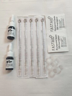 LANCASHIRE INK Stick and Poke Kit, 5 Nadeln, Pads, 2 x Tinten, Tintenbecher, Stick and Poke Tattoo