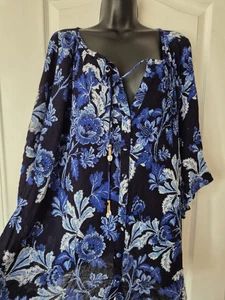 Lovely Navy Floral Blouse Size 24 - Picture 1 of 5