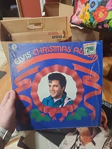 ELVIS PRESLEY ELVIS' CHRISTMAS ALBUM PICKWICK CAS-2428 1975 SHRINK EX - Picture 1 of 3