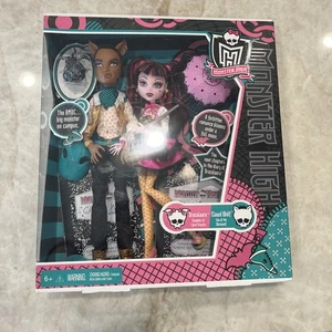 Mattel Monster High Draculaura and Clawd Wolf 2010 NEW!! - Picture 1 of 8