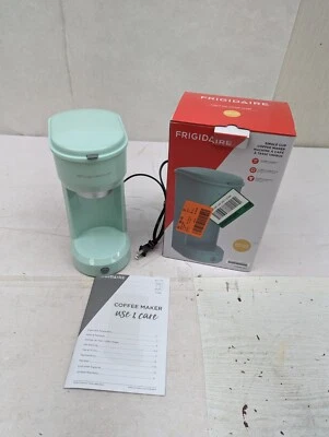 Frigidaire Single Cup Coffee Maker 700 Watt ECMK088 Mint AM21 - Image 1 of 4