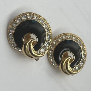 TRIFARI SCHWARZE EMAILLE AKZENTE GOLDFARBENE CLIP OHRRINGE KLARE STRASSSTEINE RUND - Bild 1 von 11