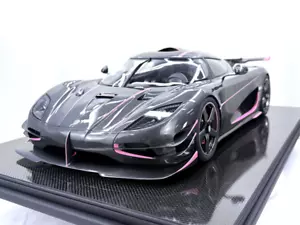 1/8 FrontiArt Koenigsegg One:1 Carbon Body / Pink on carbon Fiber base F147-55 - Picture 1 of 10
