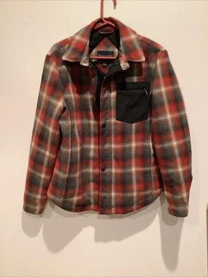 Men’s Pendleton NWOT Thick Jacket quilt lined, Zippered And Snaps M - Image 1 of 3