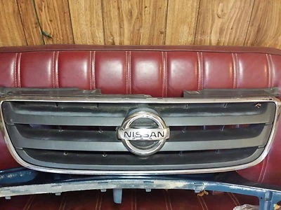 Parrilla delantera Nissan Altima 2002-2004 Foto 1 de 2