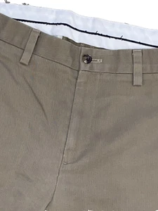 Pantalón chino Eddie Bauer sin arrugas ajuste relajado frente plano talla 36x31 caqui - Imagen 1 de 6