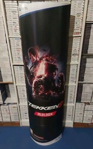 PLV POS Tekken 8 Playstation 5 ps5 Stand Standee Totem Display - Foto 1 di 3