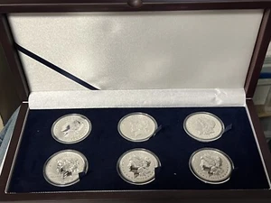 2022 MORGAN & PEACE Dollar 6 coins set 6 oz Wood Gift Box 3.5k FIJI - Picture 1 of 5