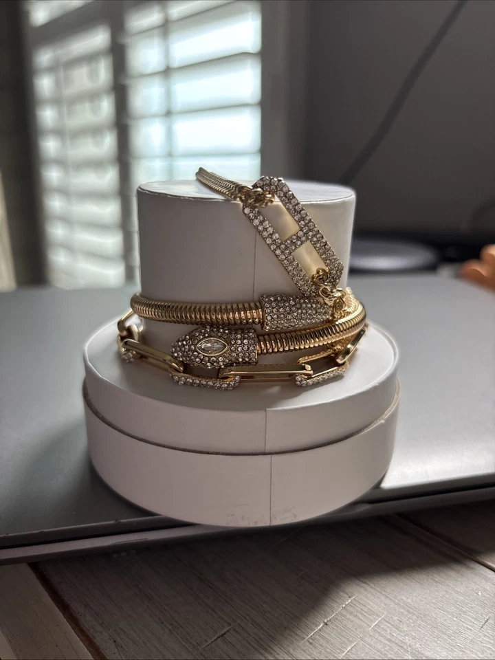 Bomb Party Summer Stacks 2025- La jungla de la chispa ST36080 chapado en oro 🐍 Foto 1 de 1