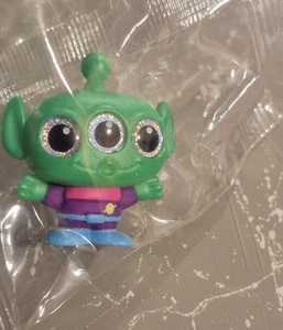 Disney Doorables Neon Glow Toy Story Alien-Rare - Picture 1 of 2
