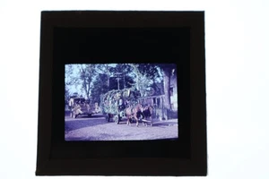 tolles altes Glasdia - Farbdia - Erntefest Umzug - Pferdefuhrwerk, Mähdrescher  - Picture 1 of 3