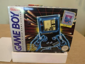 Nintendo GameBoy DMG-01 BOXED. EVERYTHING IS GENUINE. FULLY TESTED WORKING - Picture 1 of 24