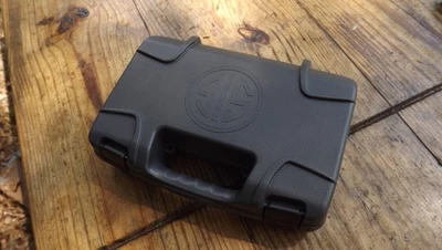 Estuche rígido para pistola forrado de espuma Sig Sauer P322 Foto 1 de 3