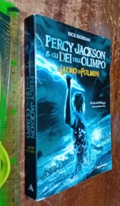 LIBRO : Il ladro di fulmini. Percy Jackson e gli dei dell'Olimpo  Rick Riordan - Imagen 1 de 4