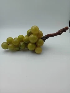 grappolo uva verde in alabastro - Foto 1 di 3