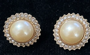 Vintage Faux Pearl With Rhinestone Halo Gold tone Clip-On Earrings - Picture 1 of 6