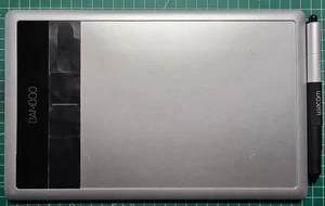 WACOM Bamboo CTH-470 Fun Pen & Touch Grafiktablet mit Wireless Adapter - Bild 1 von 2