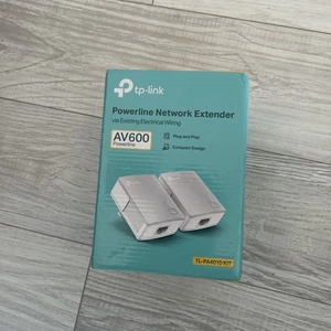TP- Link TL-PA4010 KIT AV600 POWERLINE NETWORK EXTENDER - Picture 1 of 2