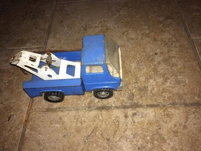VINTAGE Louis MARX MINI TOW TRUCK Wrecker - Image 1 of 4