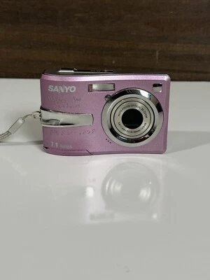 Sanyo Xacti VPC-S770PU 7.1MP Digital Camera - Purple  Parts Only - Image 1 of 4