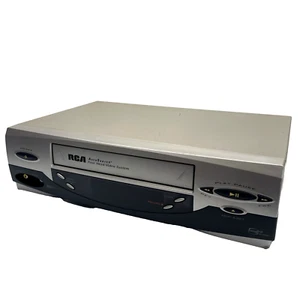 Videoregistratore RCA VR556 VCR Plus+ Silver VHS 4 testine revisionato testato - Foto 1 di 12