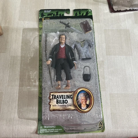 Lord of The Rings Fellowship of The Ring Traveling Bilbo w/Gear ToyBiz 2003#34 Cover
