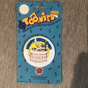 1988 Sound Around Toonies ~ Happy Birthday Button ~ Vintage - Picture 1 of 3