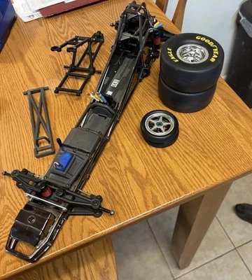 Coche divertido Traxxas NHRA Courtney Force escala 1/8 usado Foto 1 de 4