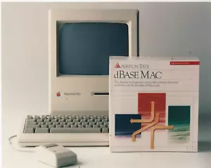 ITHistory (198X) APPLE PHOTO: Ashton-Tate dBASE Mac (Macintosh Plus) - Picture 1 of 1