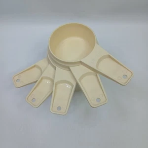 Vintage Sammlerstück Tupperware Messbecher 5er Set Elfenbein 1/4, 1/3, 2/3, 3/4, 1 - Bild 1 von 8