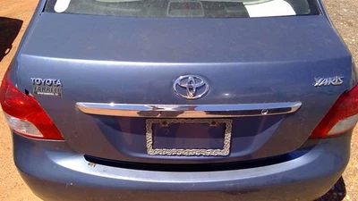 Maletero/portón trasero sedán sin alerón para 07-12 YARIS 235166 Foto 1 de 4