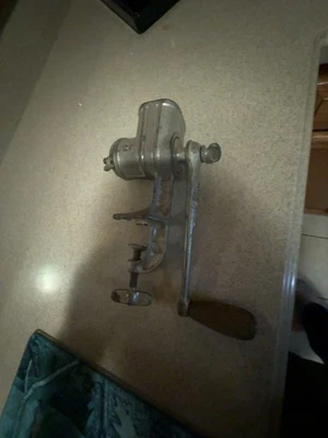 Универсальный номер Чугунная ручная мясорубка 21 шт. - Изображение 1 из 4