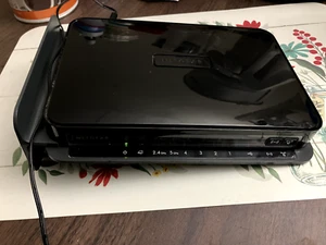 Netgear N600 Wireless Dual Band Gigabyte Router WNDR3700v3 - Afbeelding 1 van 3