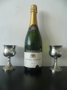 A Vintage Pair of 'Ianthe' 'His & Hers' Silver Plated Wine Goblets - Foto 1 di 8