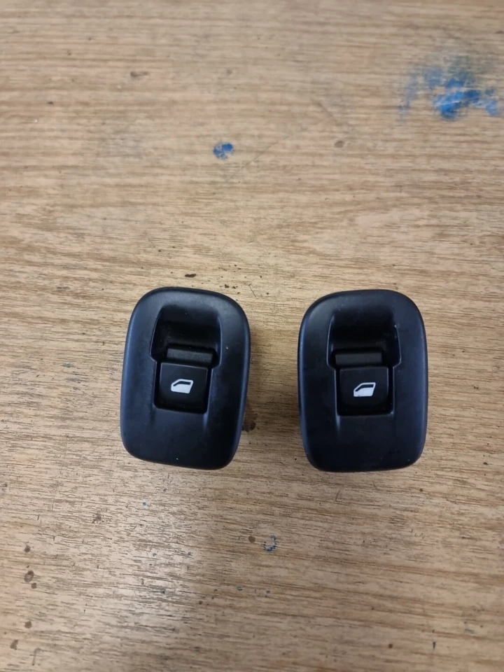 PEUGEOT 208 GT LINE 2017 REAR WINDOW SWITCH LEFT & RIGHT 98242552ZD - Image 1 of 4