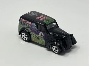 2010 Hot Wheels Monster Jam Exclusive Grave Digger Ford Anglia Panel Truck 1:64 - Picture 1 of 9