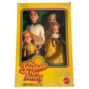 Vintage 1977 The Sunshine Fun Family of 4 Storybook Mattel No. 2321 NEW Open Box - Picture 1 of 16