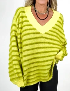 J.NNA Green Apple Striped Fuzzy Oversized V-Neck Sweater Medium Cozy Knit - Picture 1 of 8