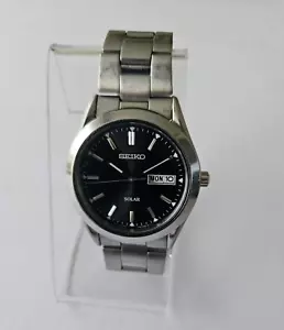 Seiko Solar V158-0AB0 Silver Tone Black Dial Day Date Stainless Men's Watch - Picture 1 of 4