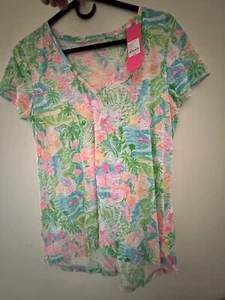 Top scollo a V Lilly Pulitzer Etta manica corta Lilly Loves California Medium nuovo con etichette - Foto 1 di 3