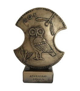 Athenian shield Ancient Greek symbol of wisdom Sculpture Bronze effect - Picture 1 of 5