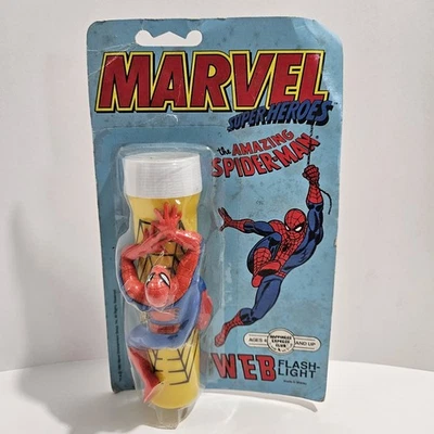 Linterna de colección 1990 Marvel Super Heroes The Amazing Spider-Man sellada nueva en paquete Foto 1 de 4