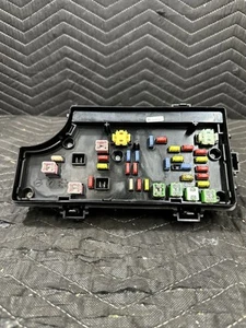 Dodge Avenger Chrysler 200 2011-2014 caja de fusibles módulo de control de carrocería P04692346AE - Imagen 1 de 8
