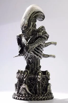 PEWTER ALIEN BUST Palisades Exclusive 141 of 500 H.R. GIGER ~ RARE SIGNATURE ED. - Image 1 of 4