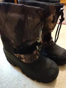 Neu mit Etikett Mossy Oak Größe 9 Herren isoliert, Camouflage, Gummi, 12" Höhe  - Bild 1 von 8