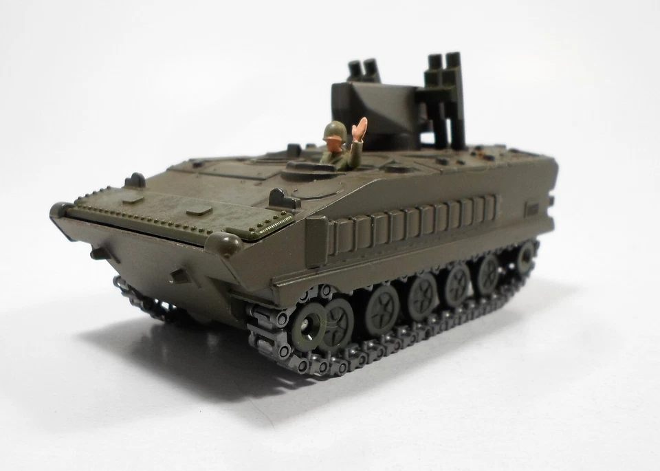 SOLIDO 1988 MILITARY COLLECTION #6066 AMX 10P HOT MISSILE LAUNCER LANCE MISSILE - Image 1 of 4