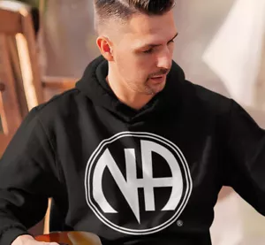 Narcotici Anonimi - GRANDE SIMBOLO NA - Felpa nera pullover con cappuccio - NUOVO - Foto 1 di 4